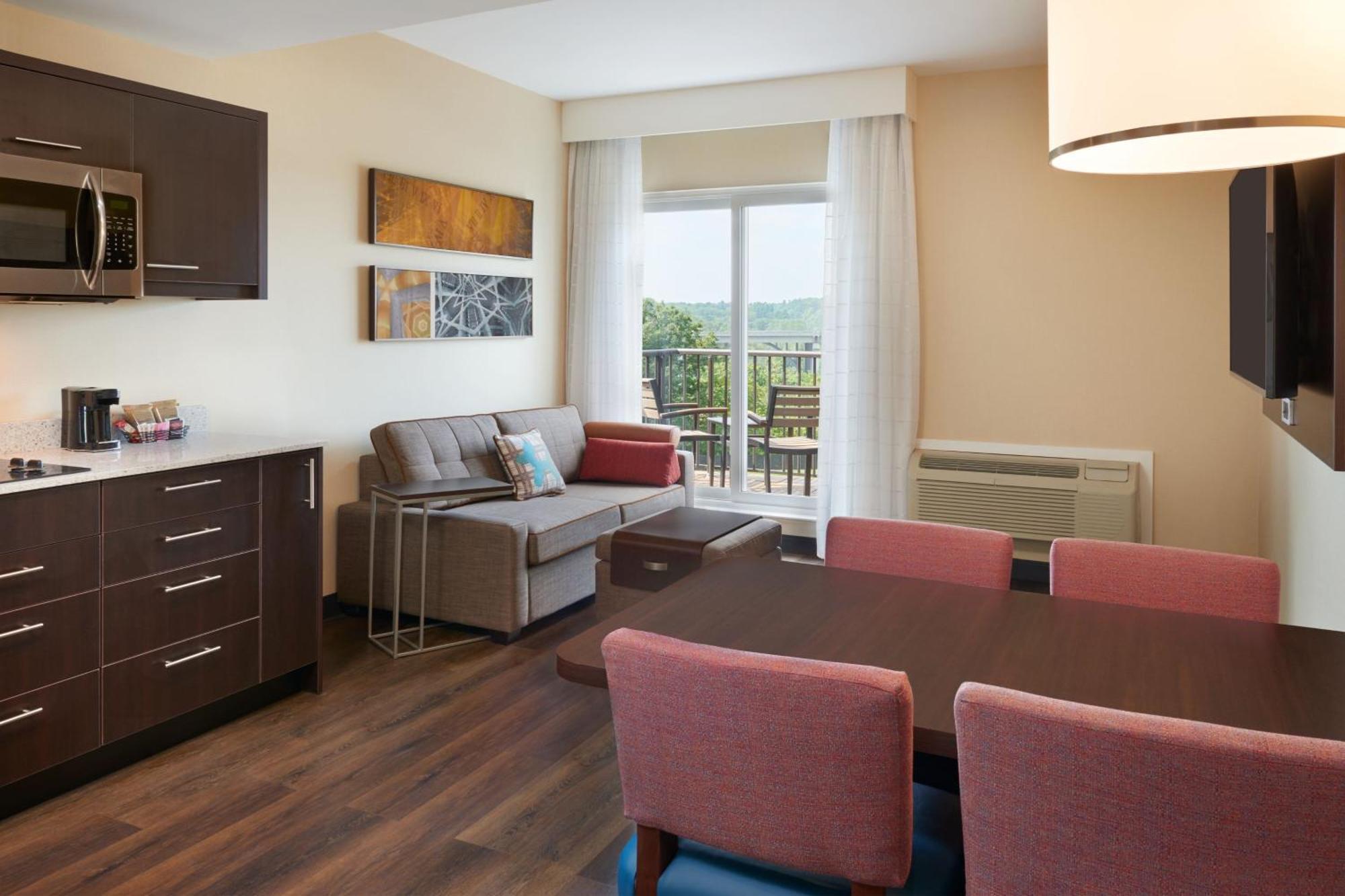 Towneplace Suites By Marriott Toronto Оуквил Екстериор снимка
