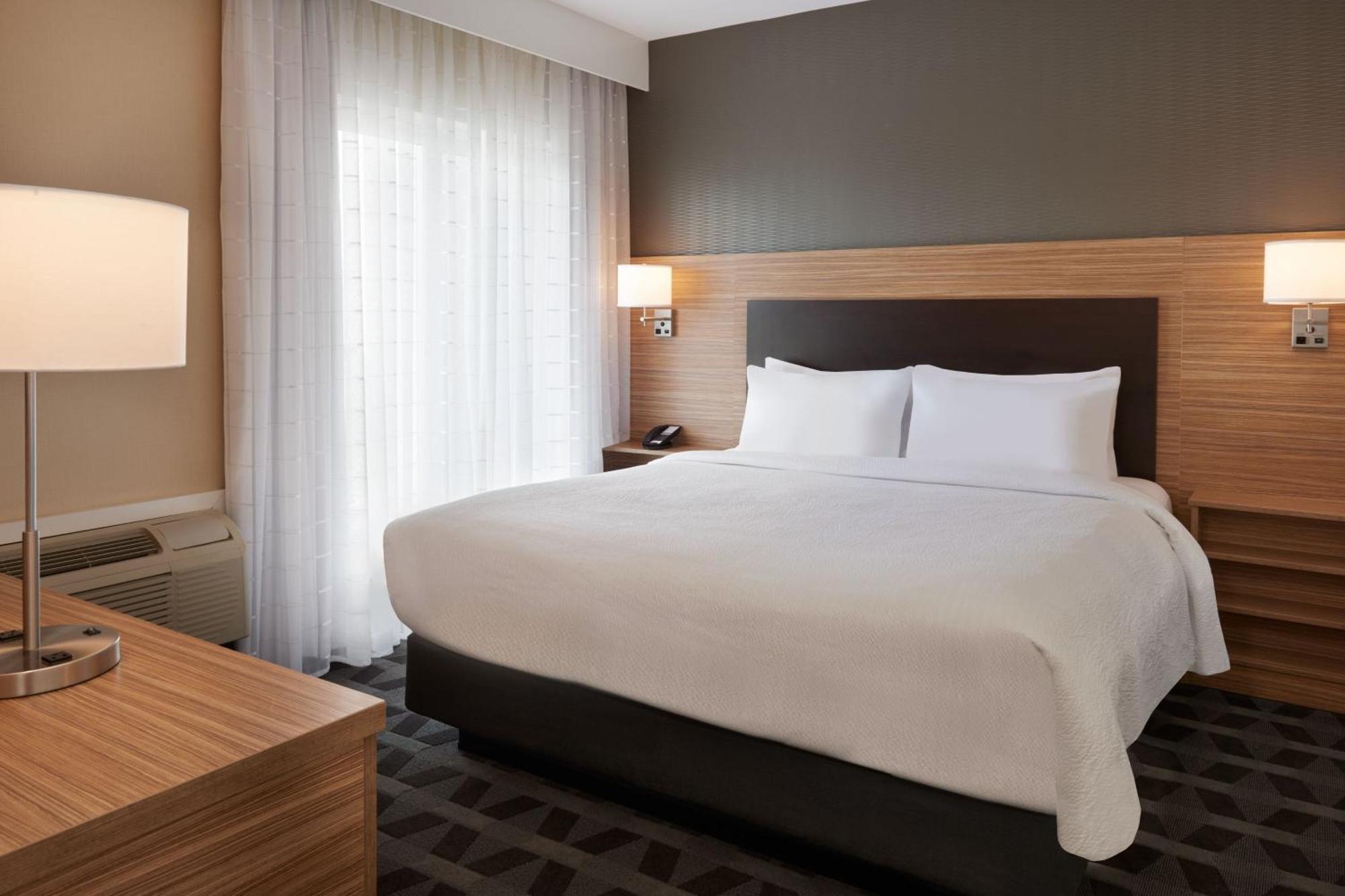 Towneplace Suites By Marriott Toronto Оуквил Екстериор снимка